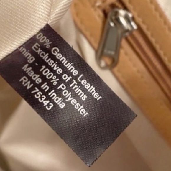 GUC~”Uniquely Crafted” by Artisans in India Leather Shoulder Bag, Quiet Luxury - Picture 5 of 13